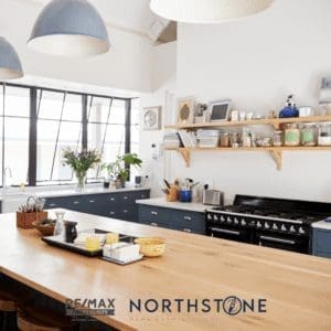 open shelf kitchen